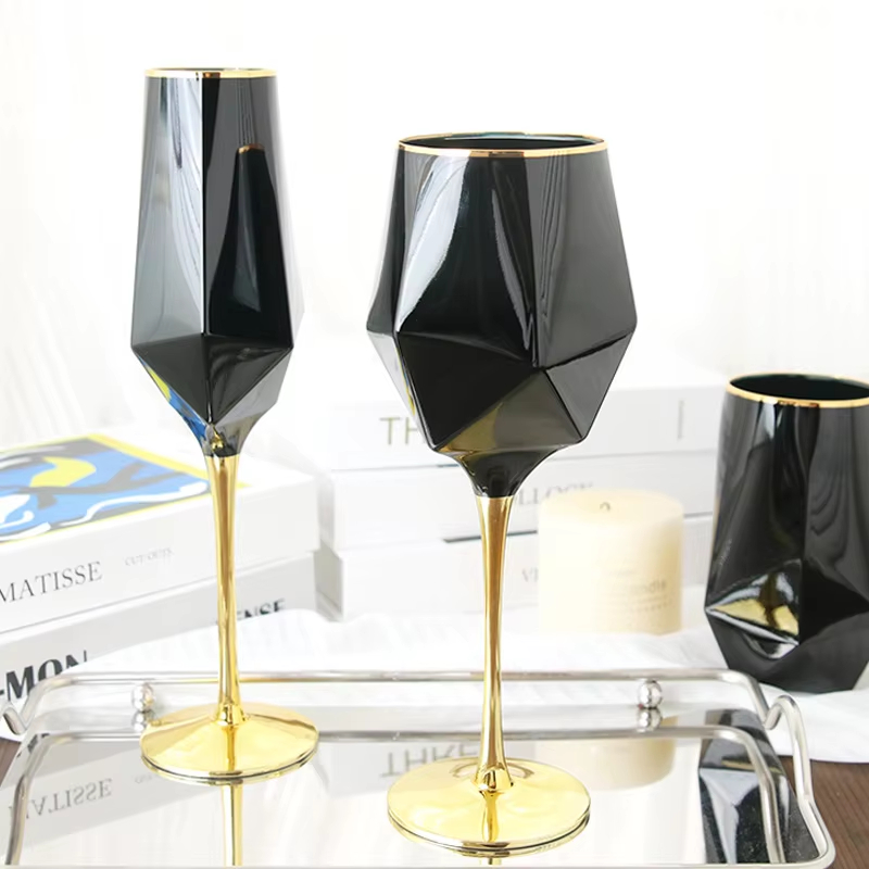 Puur zwart kristal gouden rand - Wine Beer The Whiskey recensie en prijs